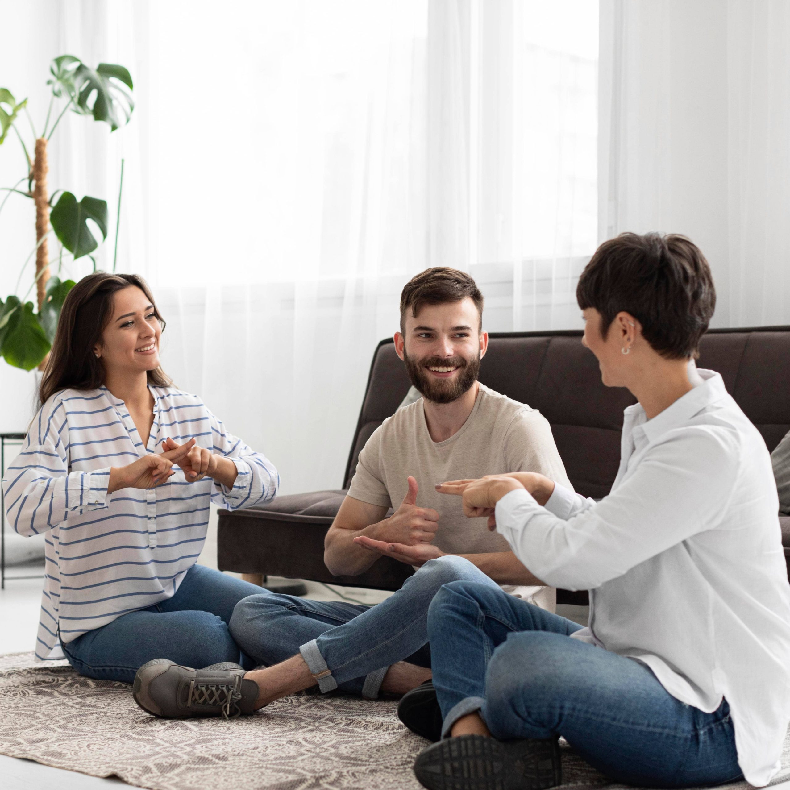 Terapia psicológica en Medellín con pacientes mejorando su bienestar emocional y relaciones personales