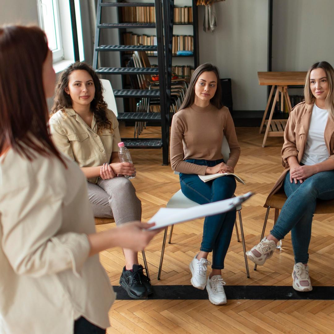 Staff psicológico grupal para análisis de casos clínicos y trabajo colaborativo entre profesionales